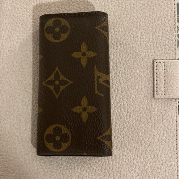 Louis Vuitton four key holder excellent condition - Picture 5 of 6